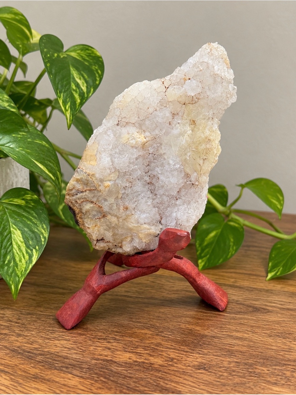 Quartz Cluster | Wooden Stand